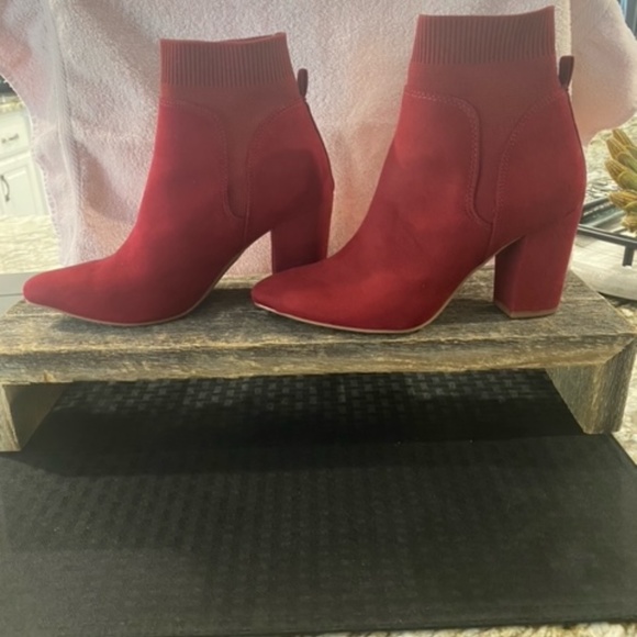 Red Suede Boot shoes Size 6.5 - Picture 2 of 12